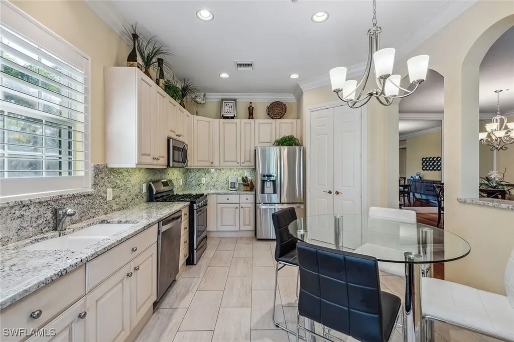 3189 Aviamar Circle Naples FL 34114
