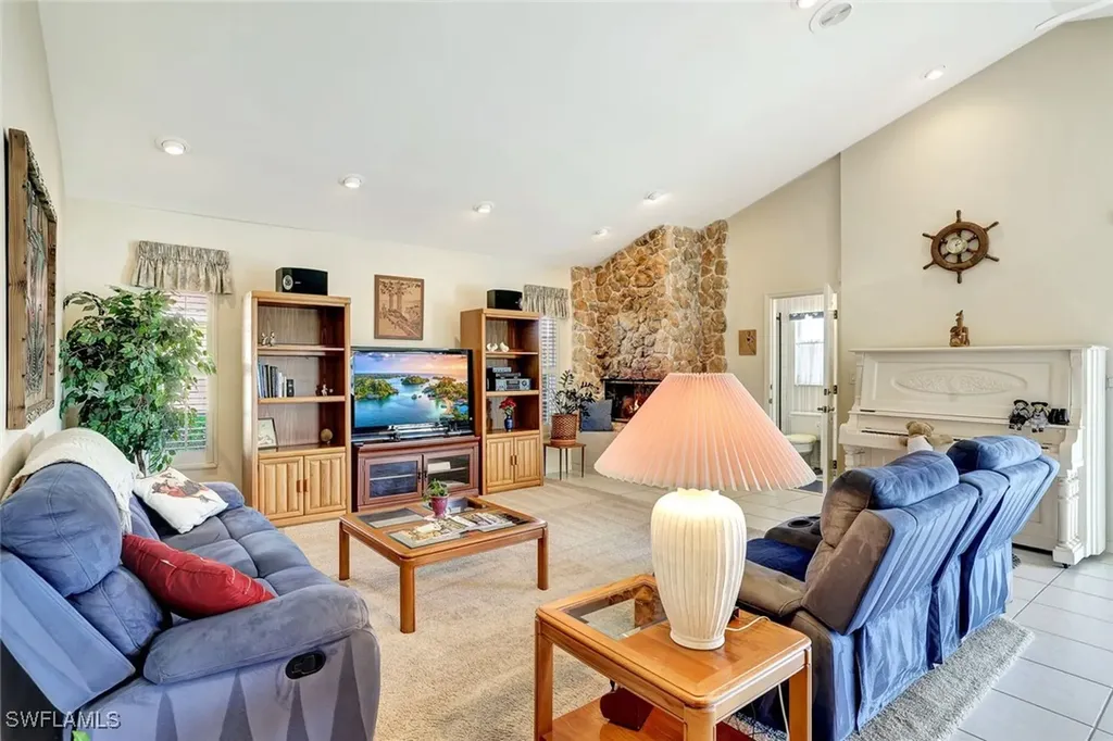 2290 Queens Way Naples FL 34112
