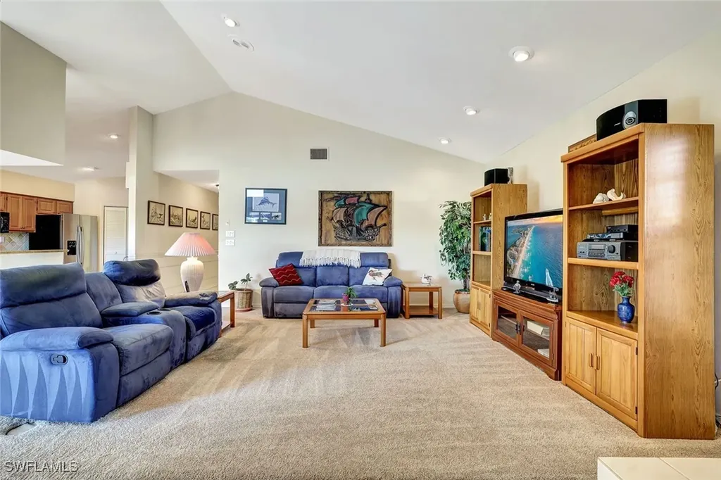 2290 Queens Way Naples FL 34112