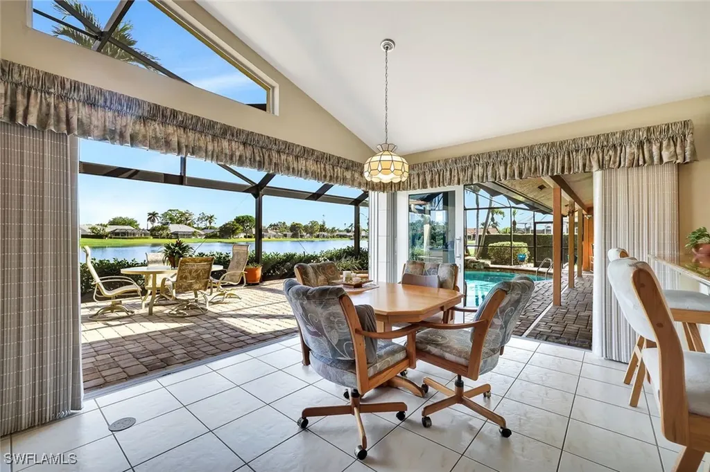 2290 Queens Way Naples FL 34112