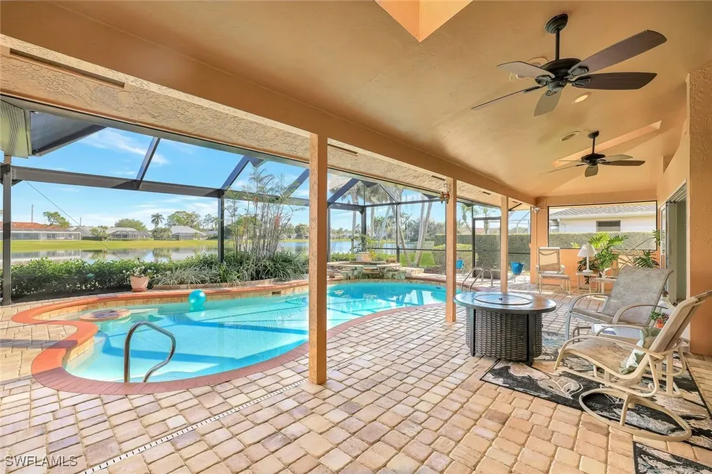 2290 Queens Way Naples FL 34112