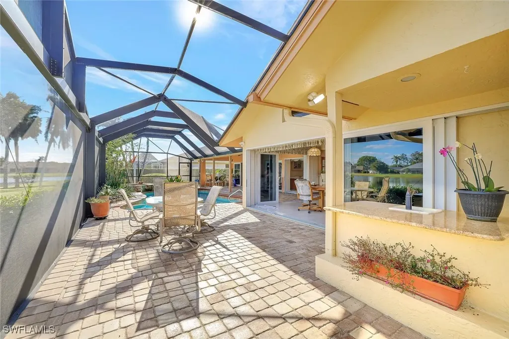 2290 Queens Way Naples FL 34112