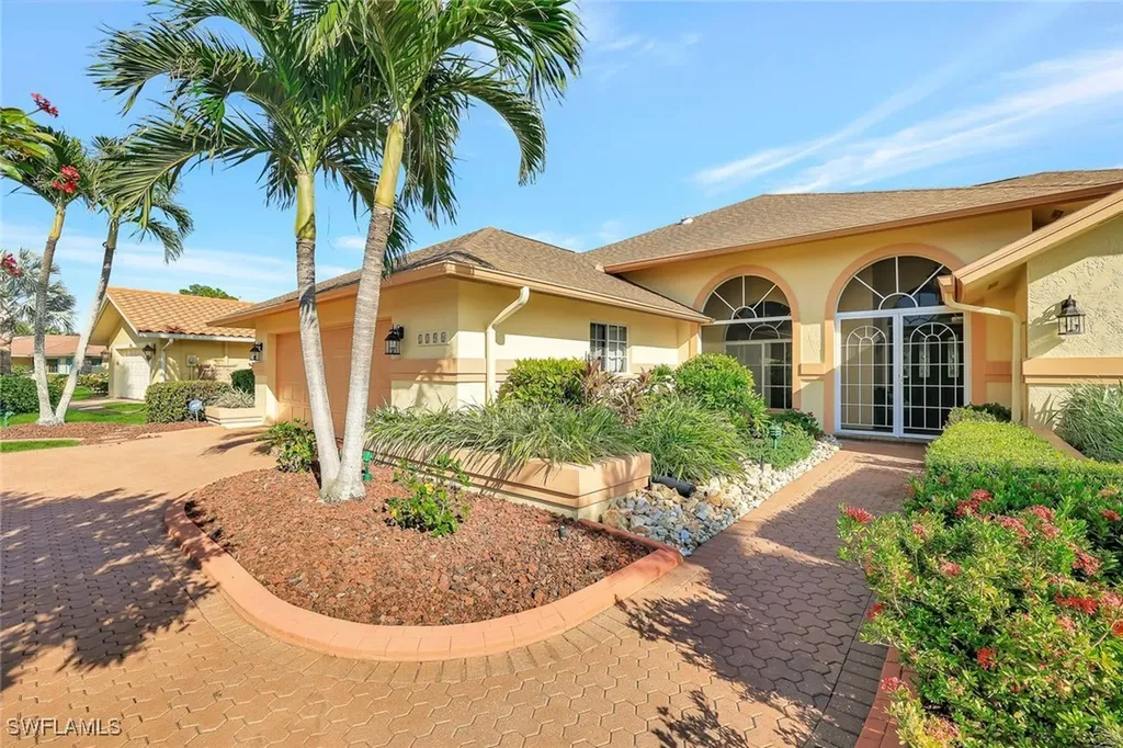 2290 Queens Way Naples FL 34112