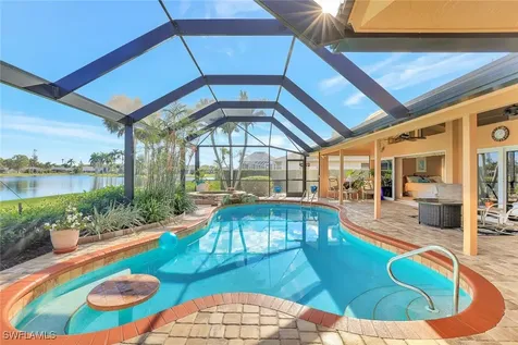 2290 Queens Way Naples FL 34112