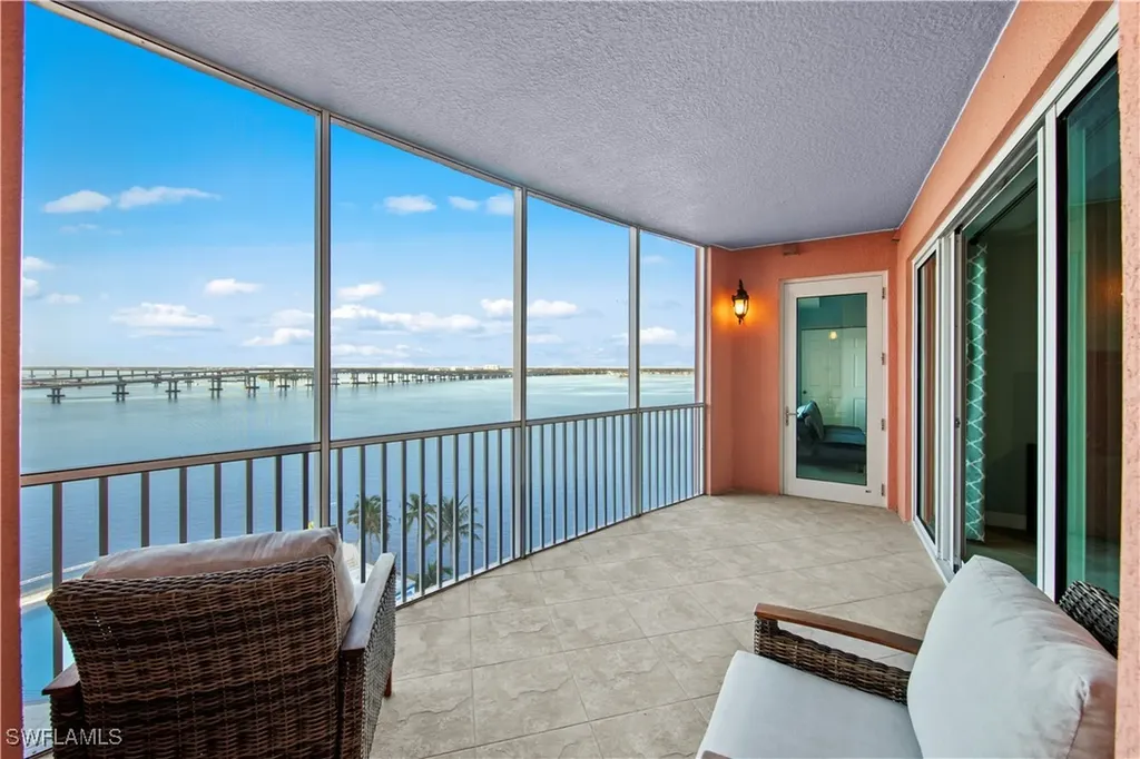 2745 1st Street Fort Myers FL 33916