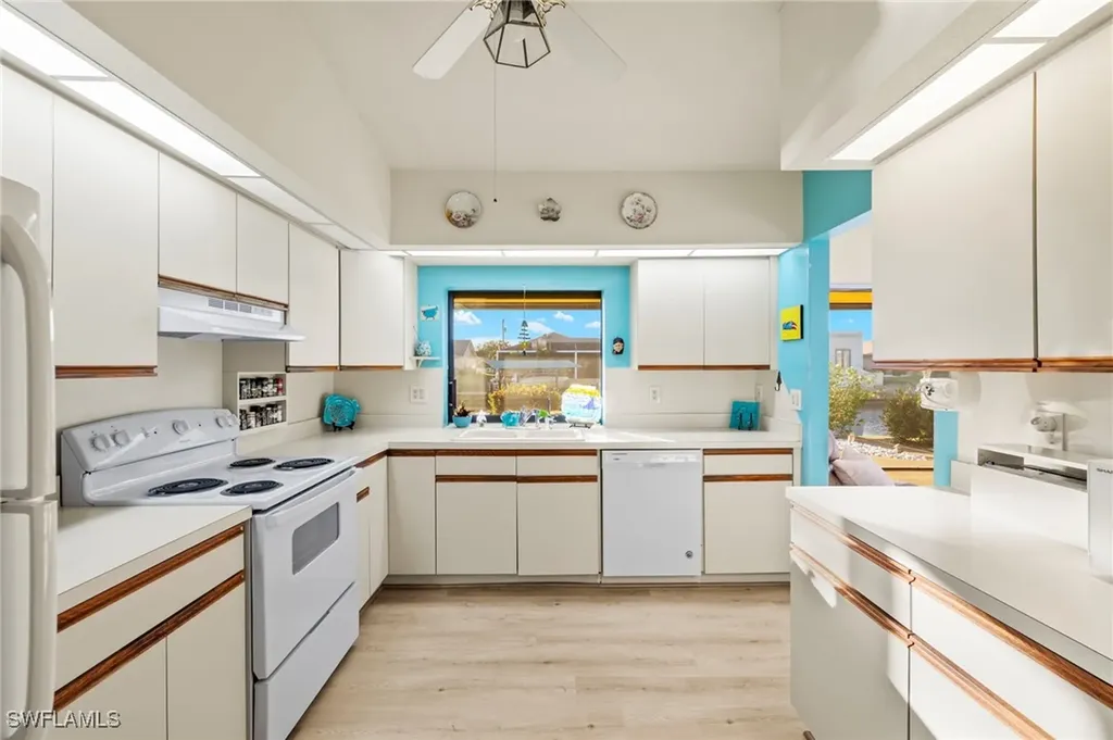 4324 SW 1st Place Cape Coral FL 33914