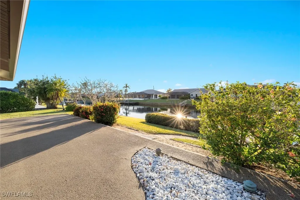 4324 SW 1st Place Cape Coral FL 33914