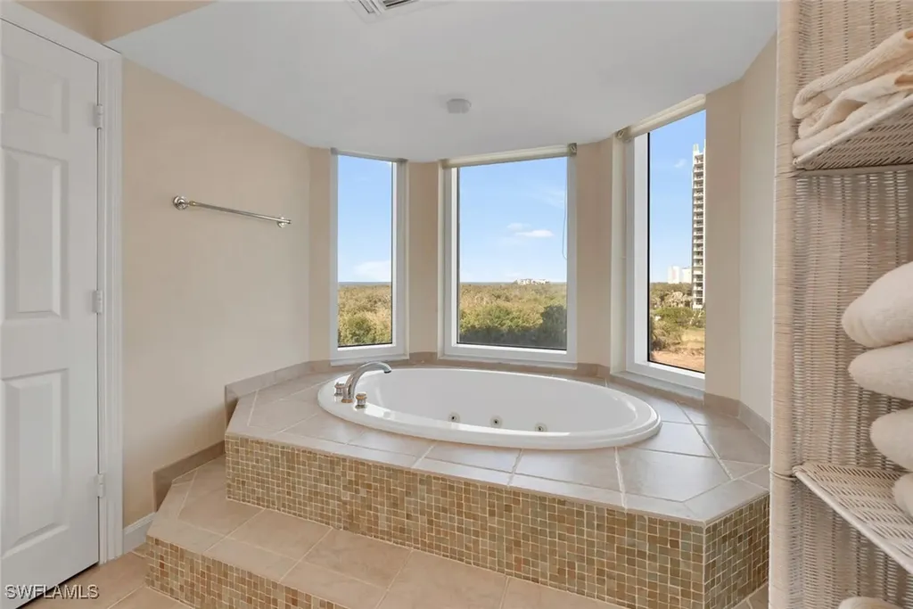 6849 Grenadier Boulevard Naples FL 34108