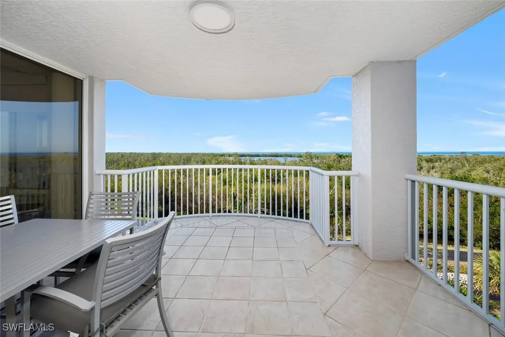 6849 Grenadier Boulevard Naples FL 34108