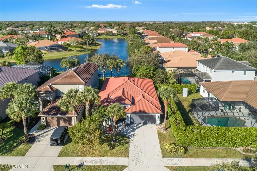 8393 Laurel Lakes Boulevard Naples FL 34119