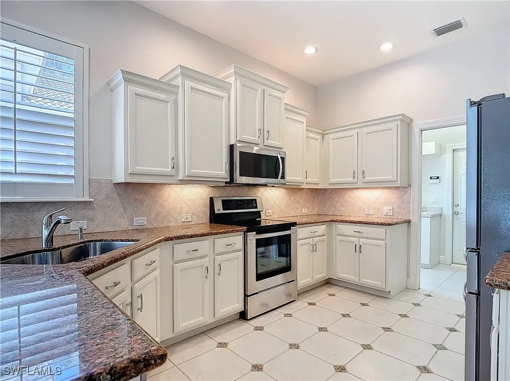 9190 Troon Lakes Drive Naples FL 34109