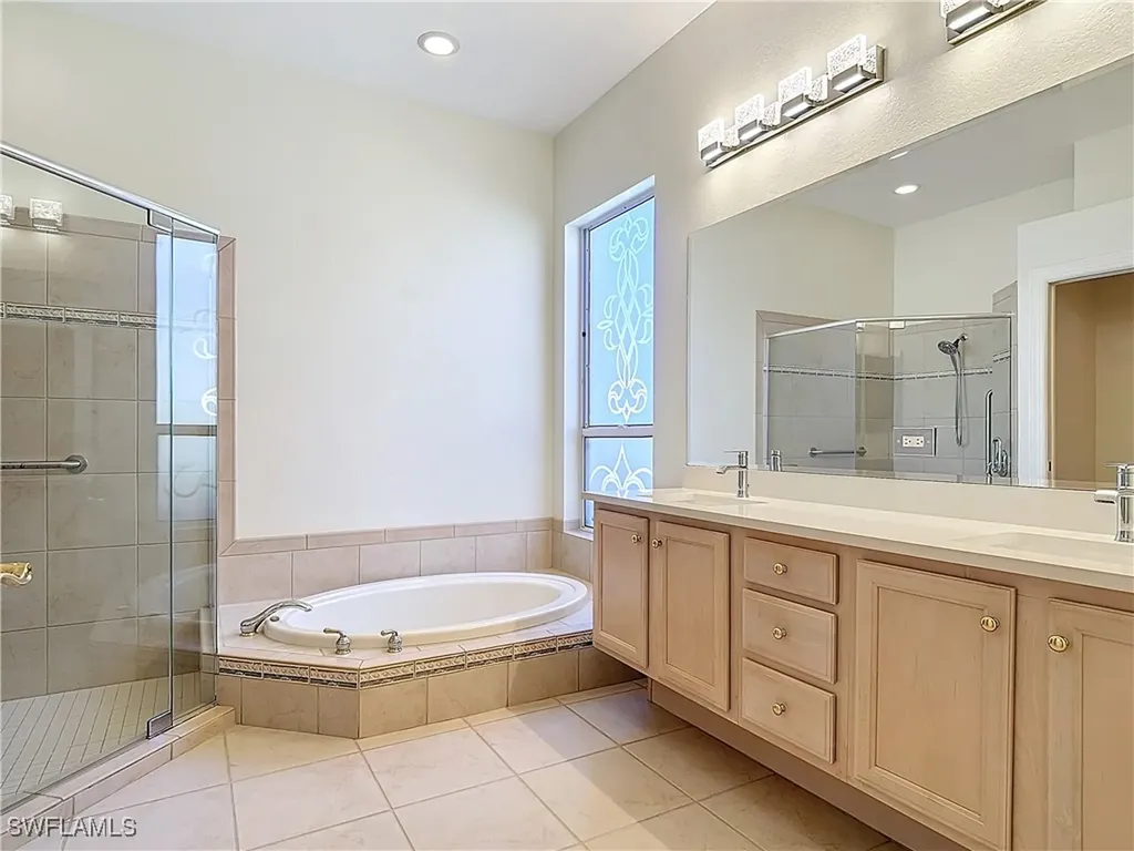 9190 Troon Lakes Drive Naples FL 34109