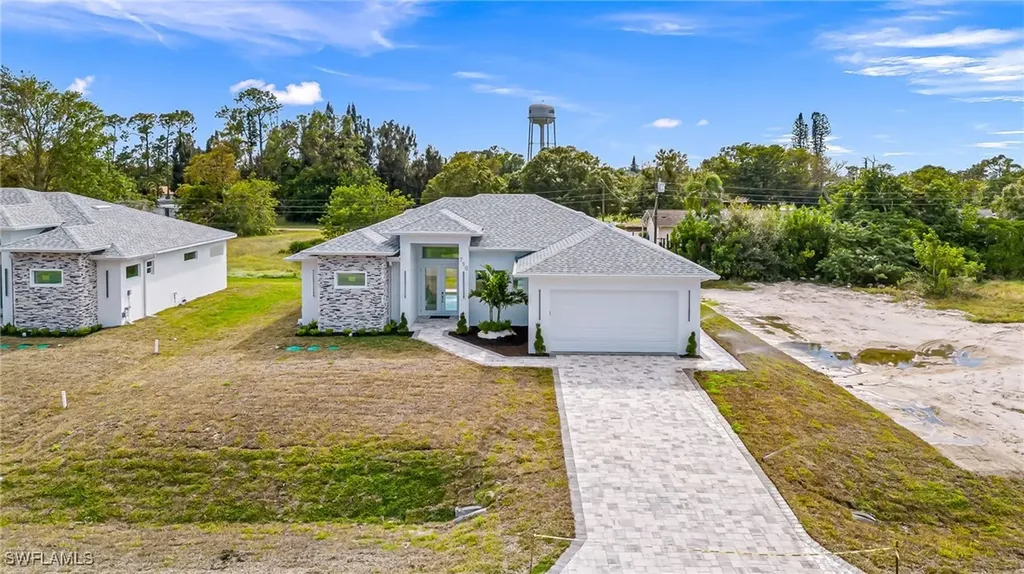 712 Manhattan Street E Lehigh Acres FL 33974