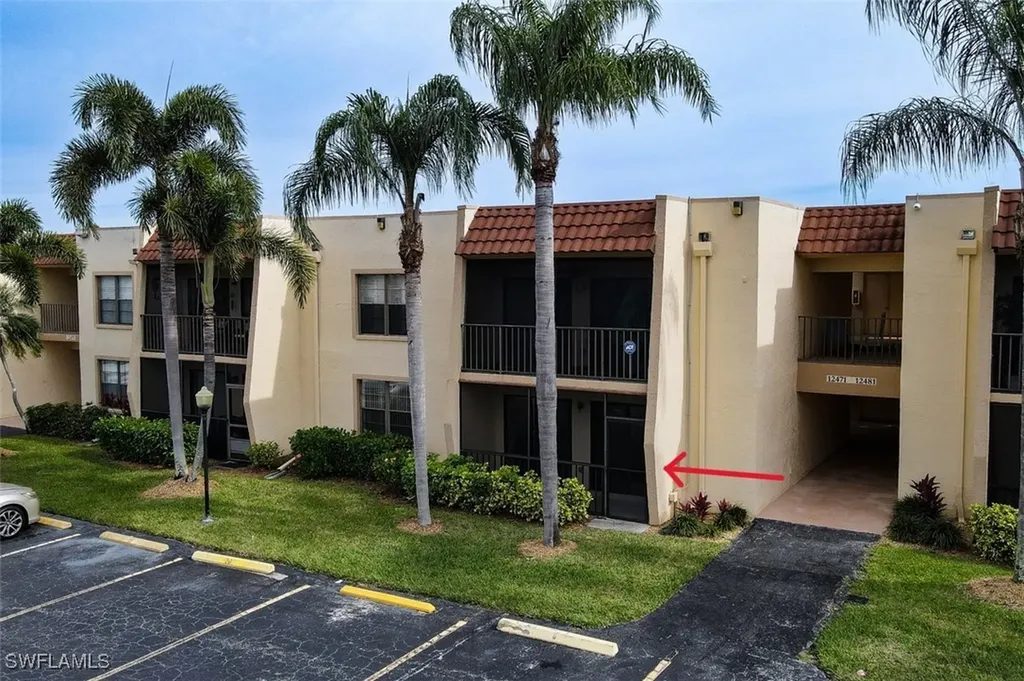 12471 Mcgregor Boulevard Fort Myers FL 33919