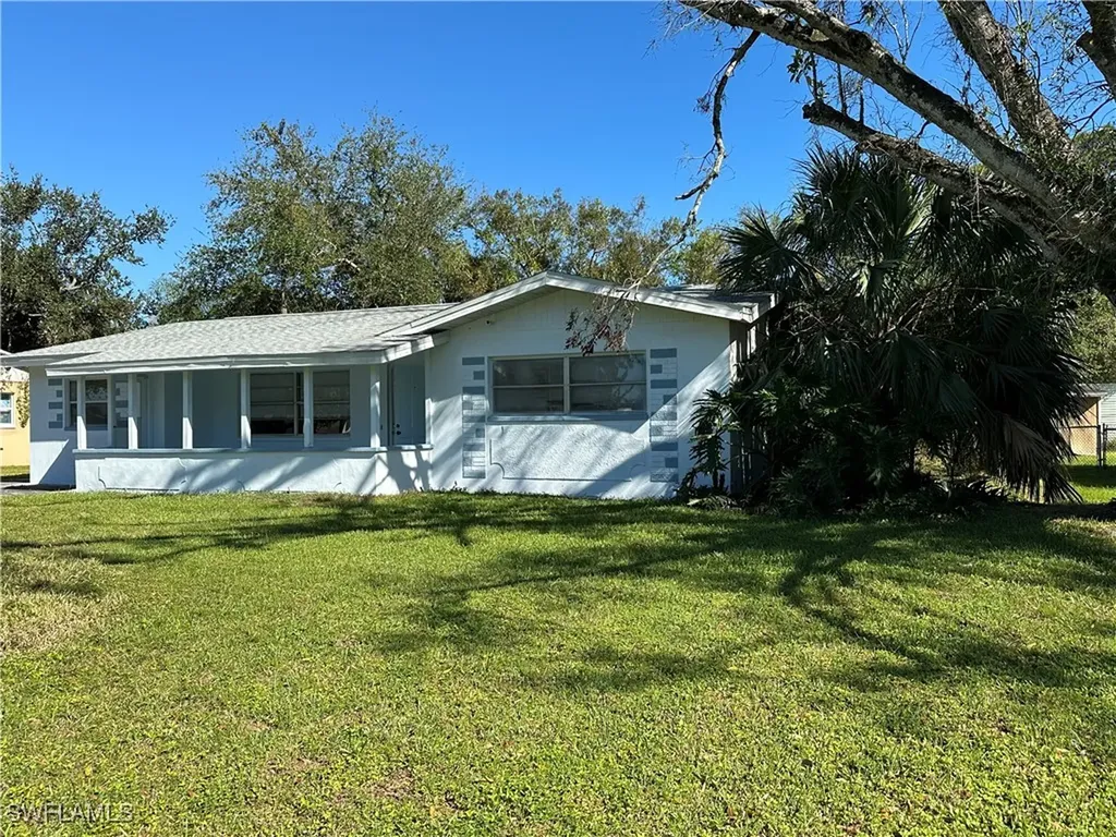 North Fort Myers FL, 1140 Orange Avenue