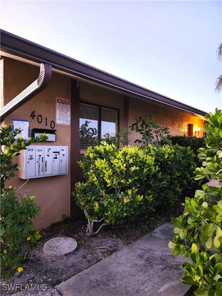 4010 Skyline Boulevard Cape Coral FL 33914