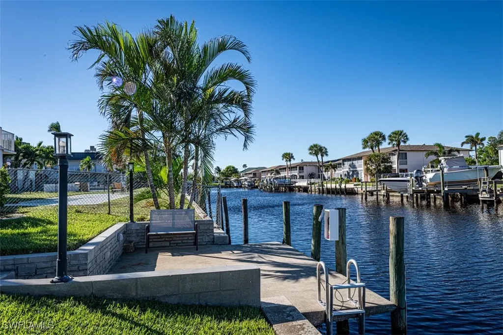 843 SE 46th Lane Cape Coral FL 33904