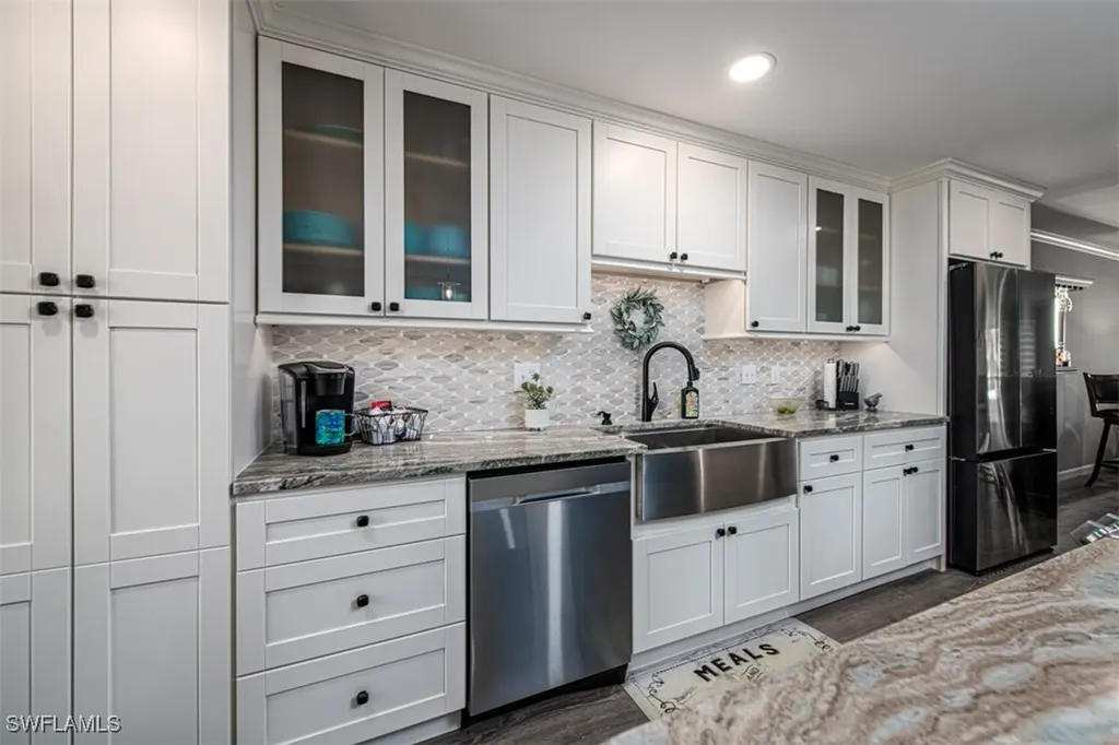 843 SE 46th Lane Cape Coral FL 33904