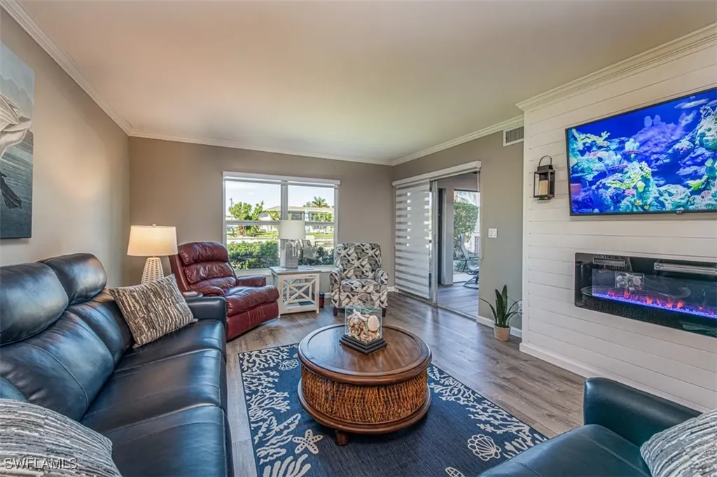 843 SE 46th Lane Cape Coral FL 33904