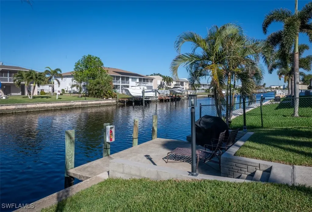 843 SE 46th Lane Cape Coral FL 33904