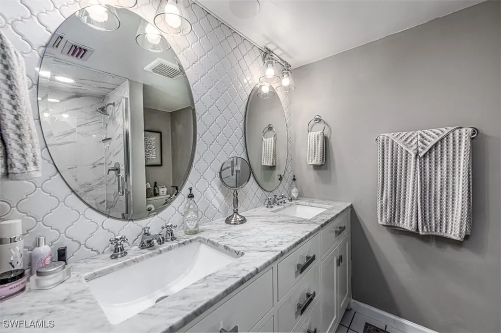 843 SE 46th Lane Cape Coral FL 33904