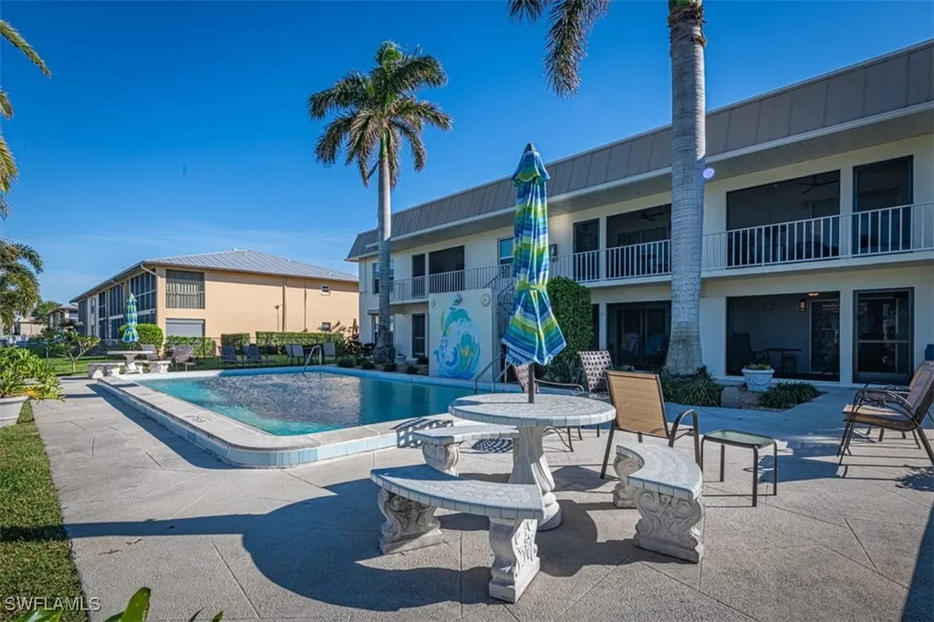 843 SE 46th Lane Cape Coral FL 33904