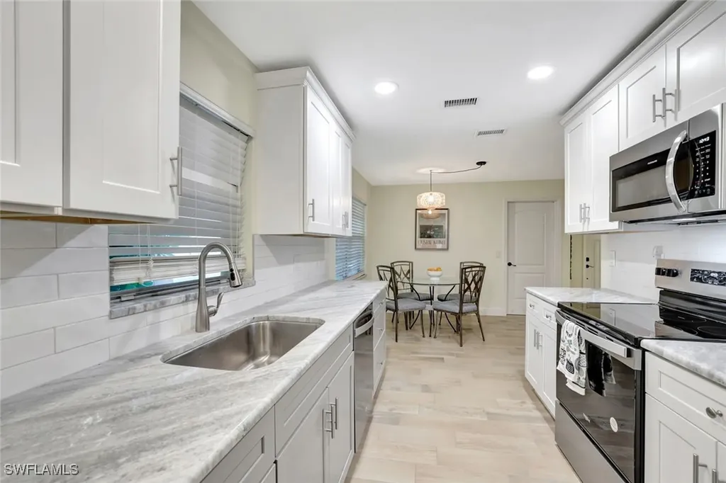 807 108th Avenue N Naples FL 34108