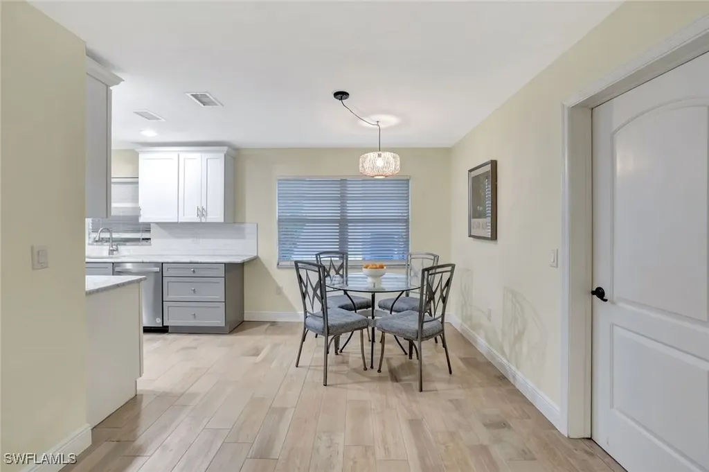 807 108th Avenue N Naples FL 34108