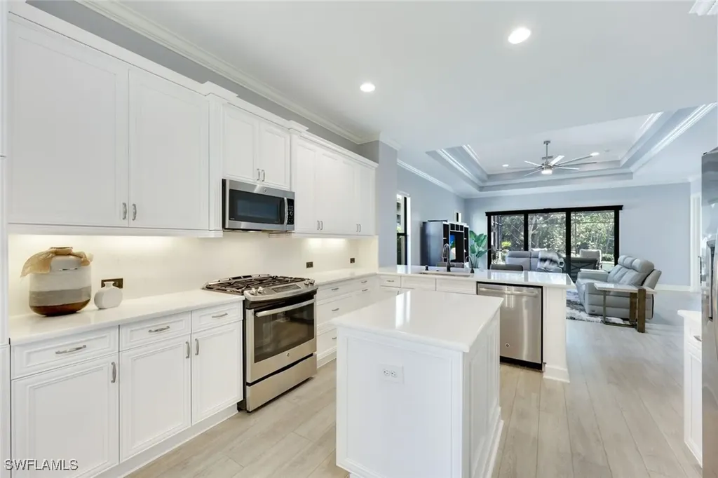 6592 Roma Way Naples FL 34113