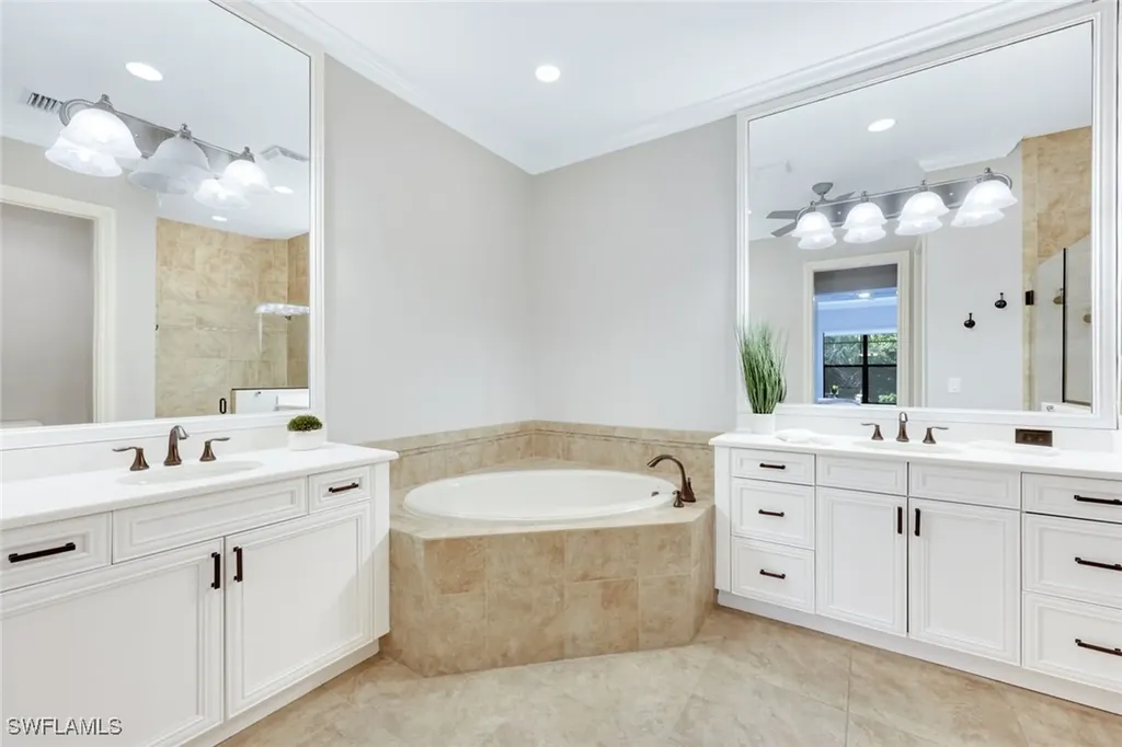 6592 Roma Way Naples FL 34113