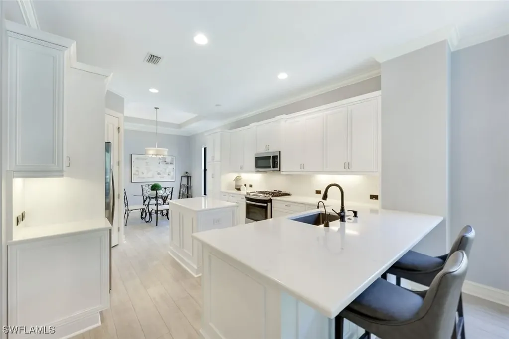 6592 Roma Way Naples FL 34113