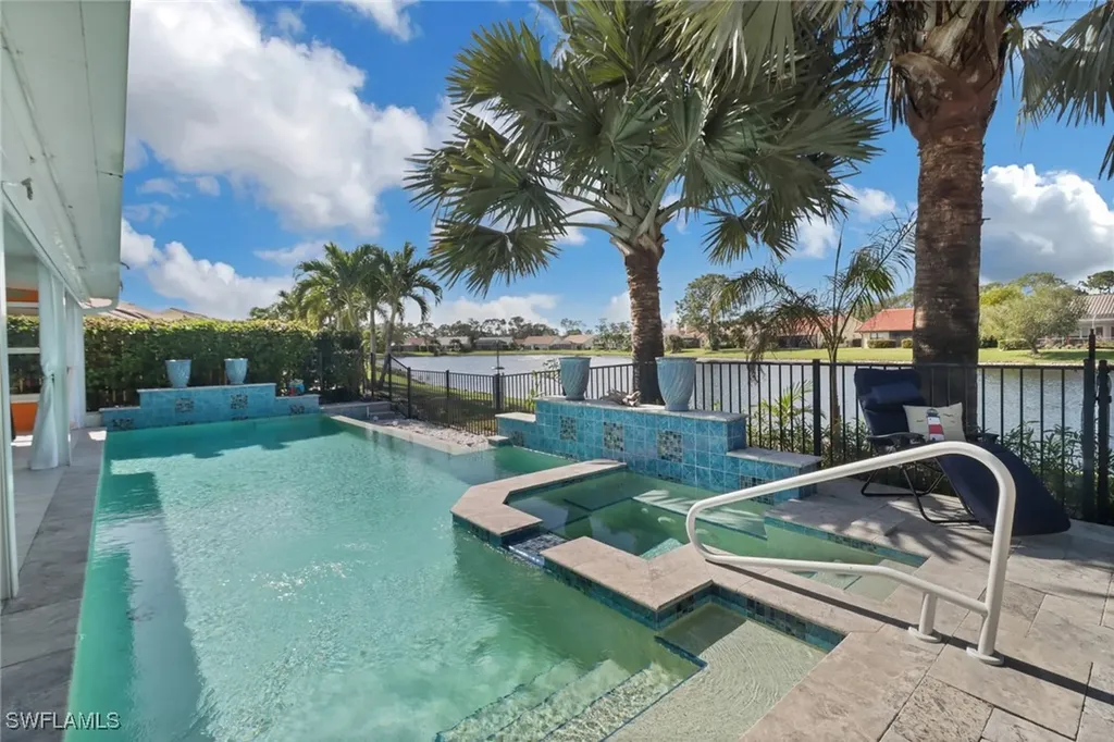310 Fox Den Circle Naples FL 34104