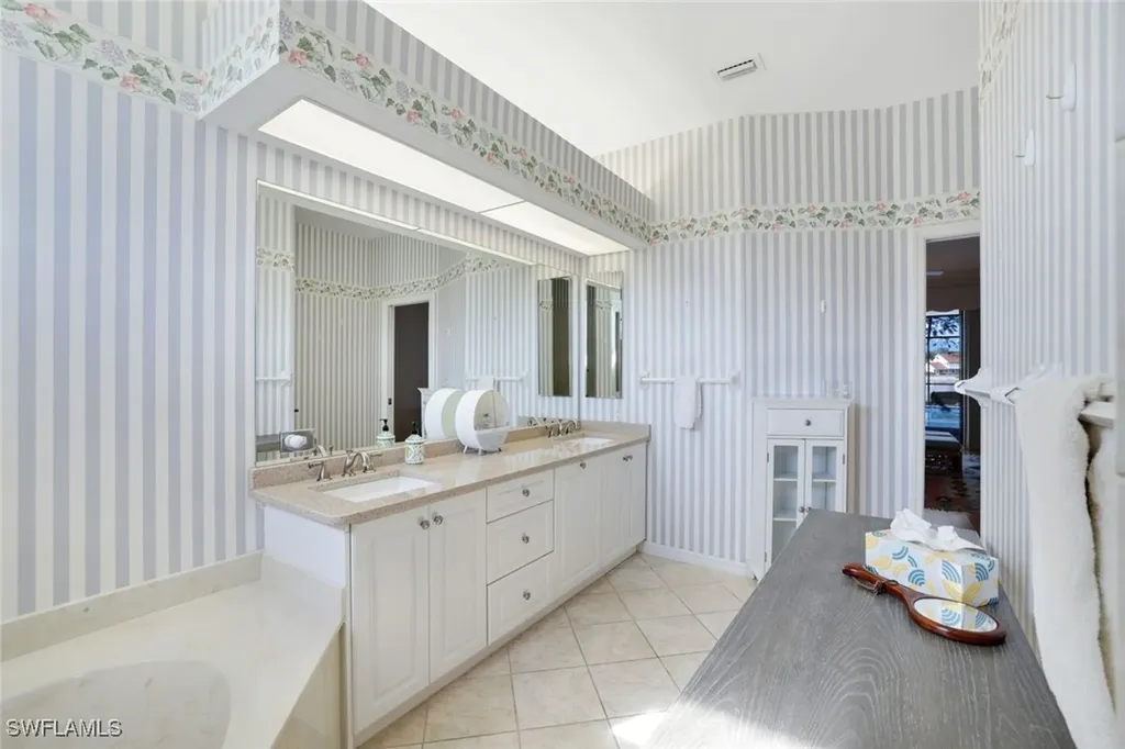 260 Lambton Lane Naples FL 34104