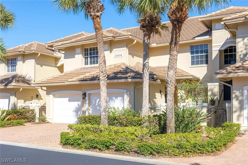 Bonita Springs FL, 24410 Reserve Court, Unit 202