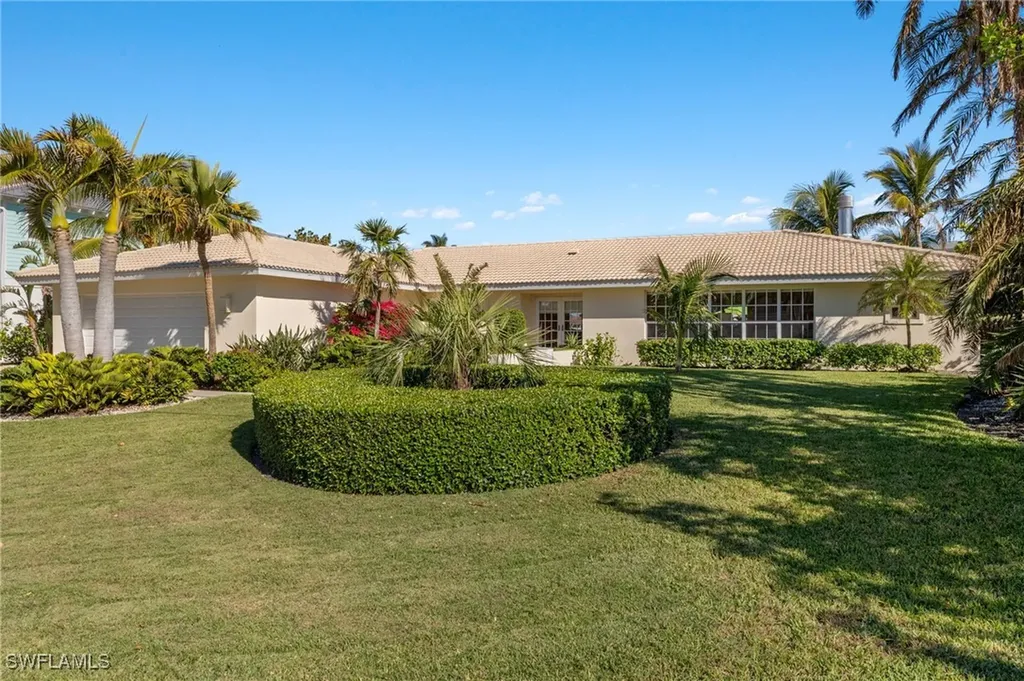 946 Whelk Drive Sanibel FL 33957