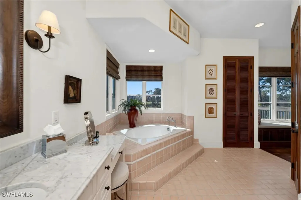 3863 Woodlake Drive Bonita Springs FL 34134