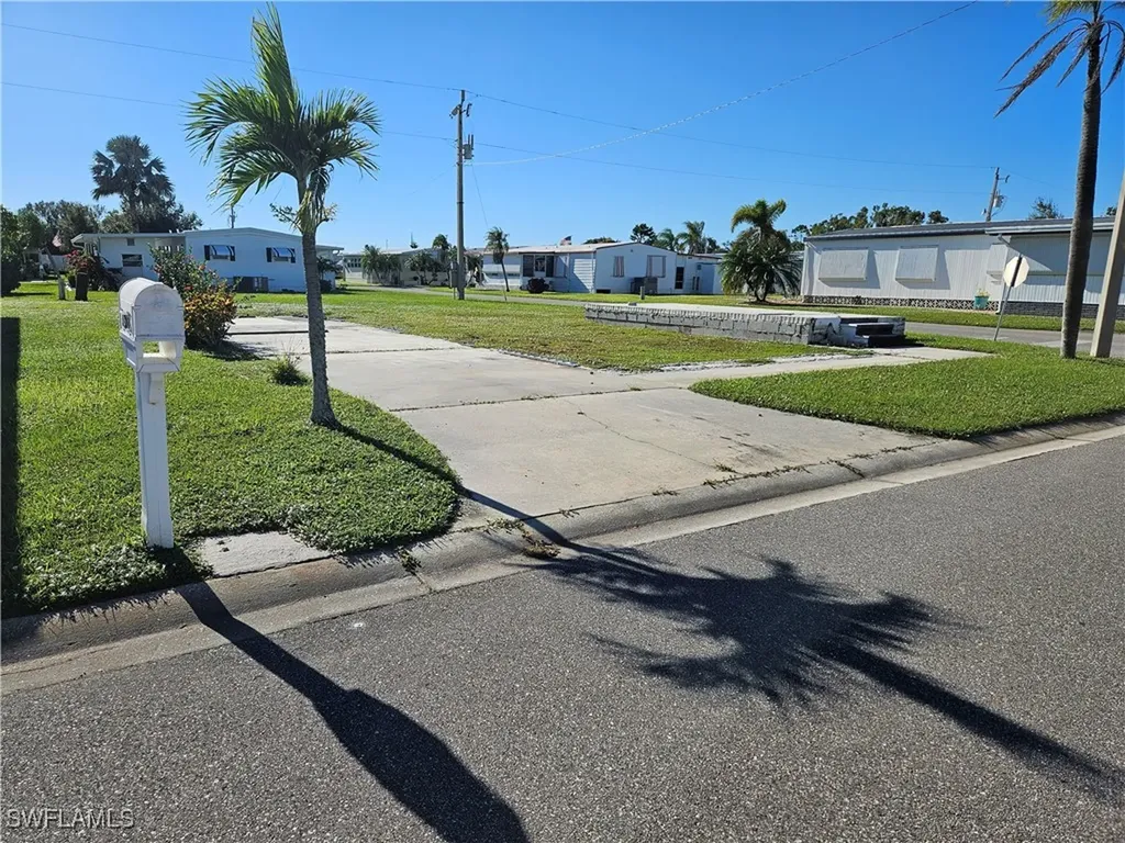 2771 Deerfield Drive North Fort Myers FL 33917
