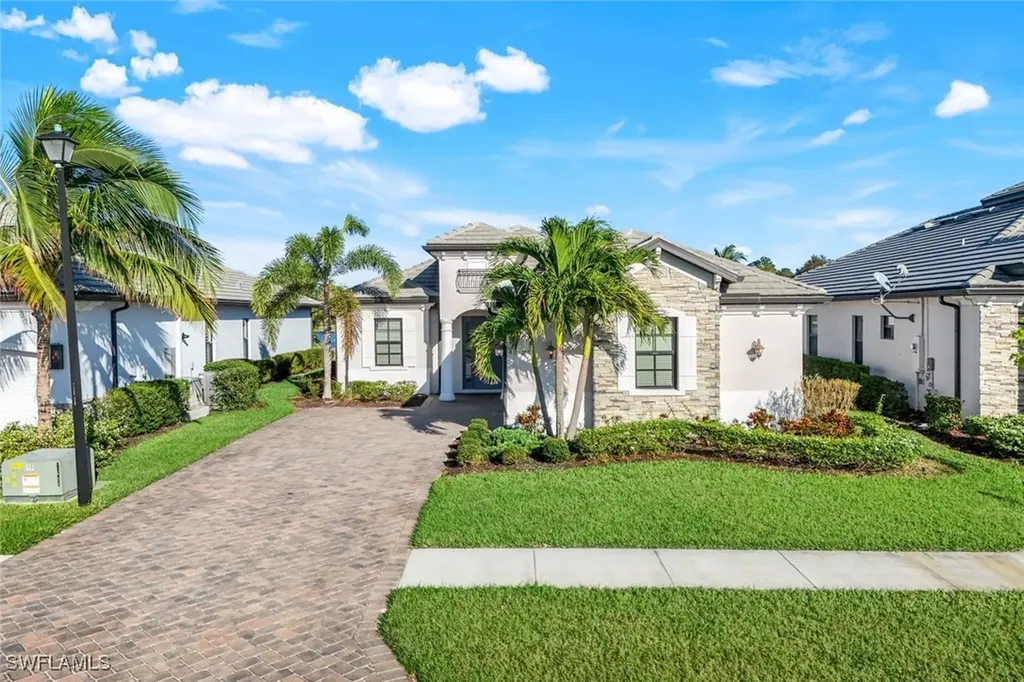 1862 Mustique Street Naples FL 34120