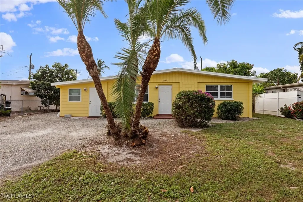 2200 Coronet Street Fort Myers FL 33907
