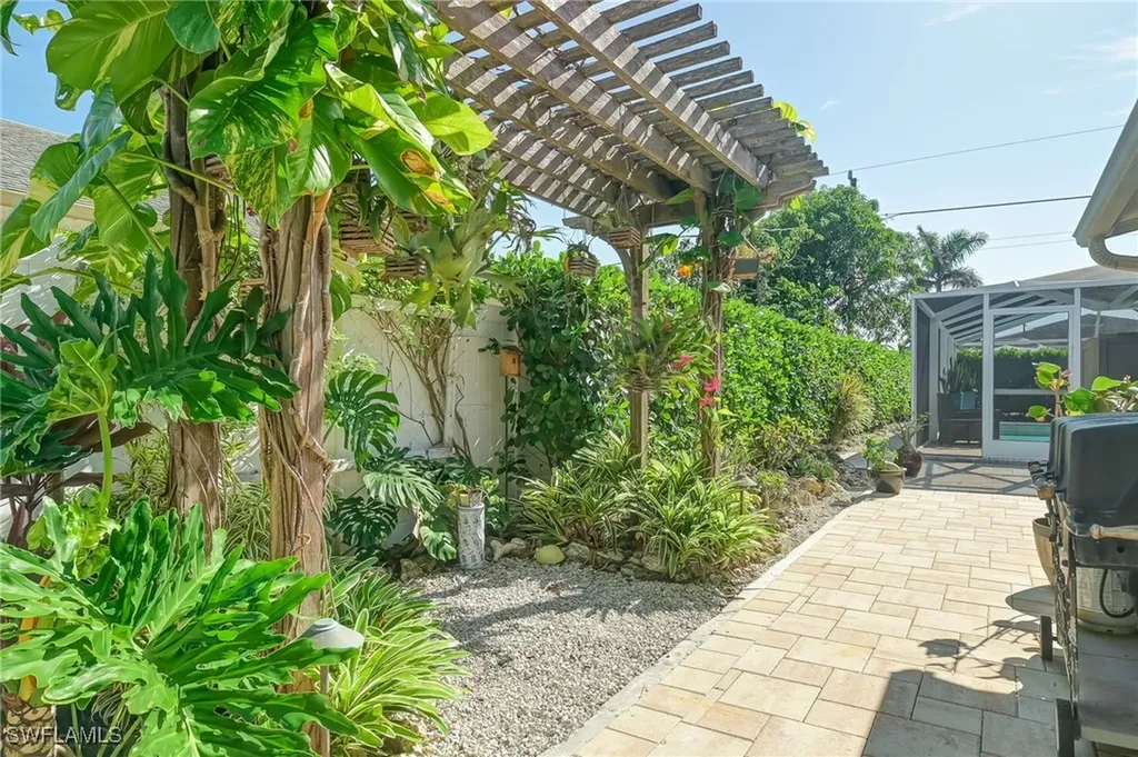 700 106th Avenue N Naples FL 34108