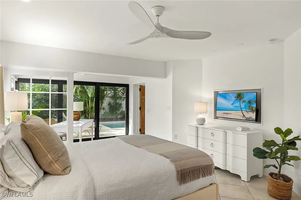 5893 Via Lugano Naples FL 34108