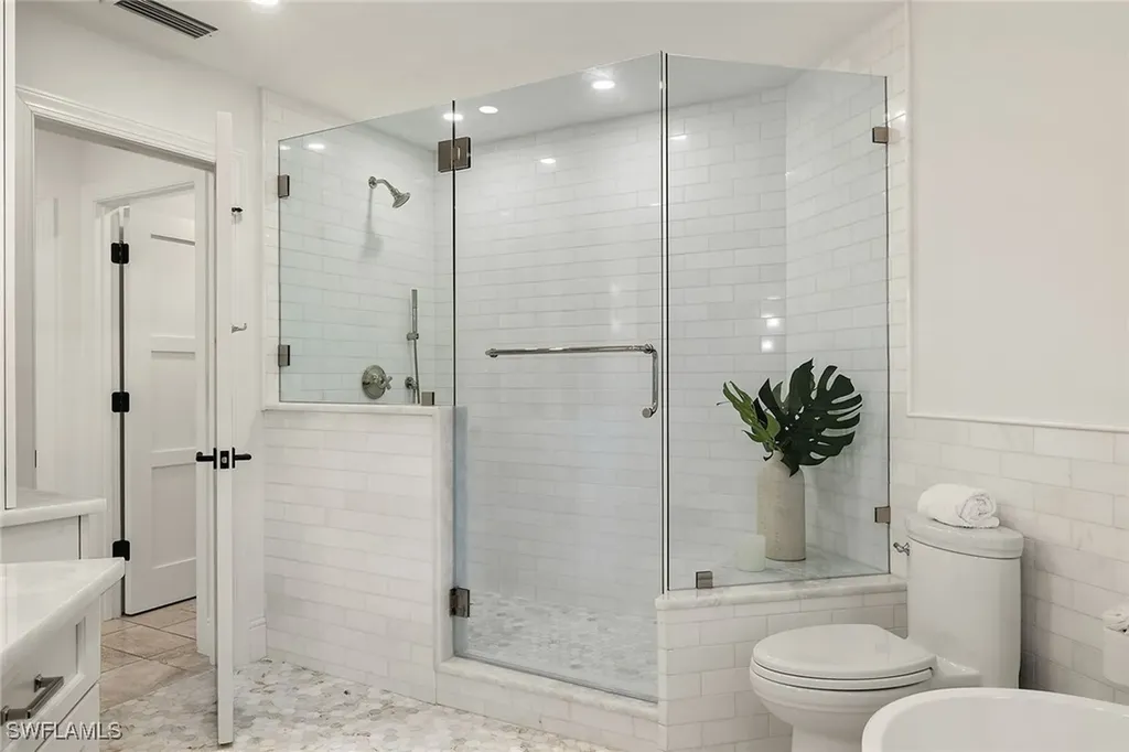 5893 Via Lugano Naples FL 34108