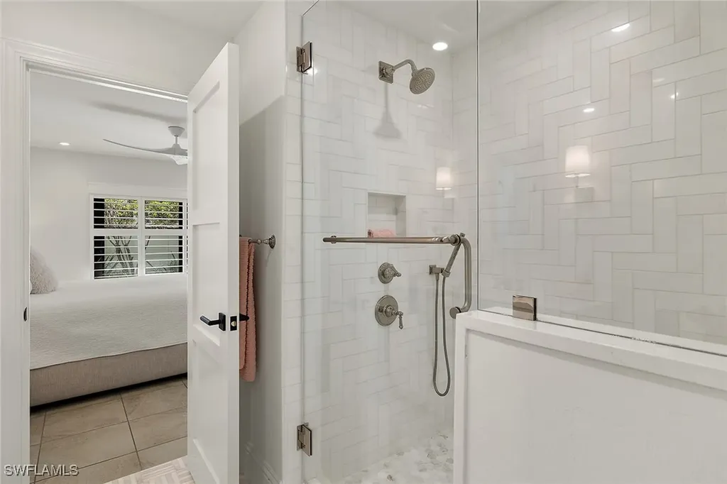 5893 Via Lugano Naples FL 34108