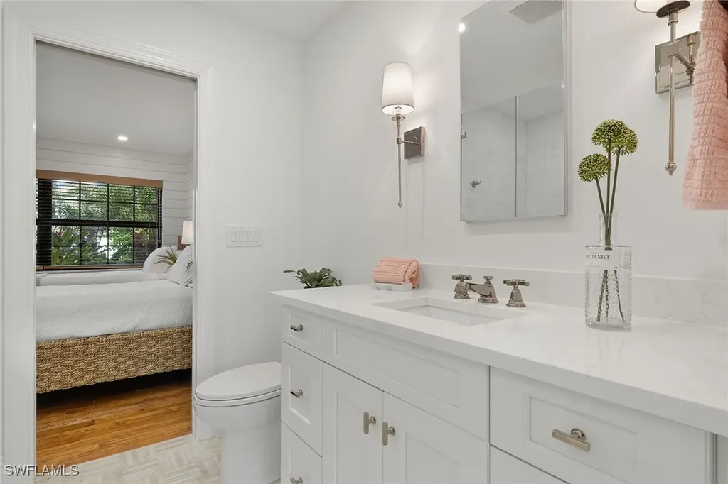 5893 Via Lugano Naples FL 34108