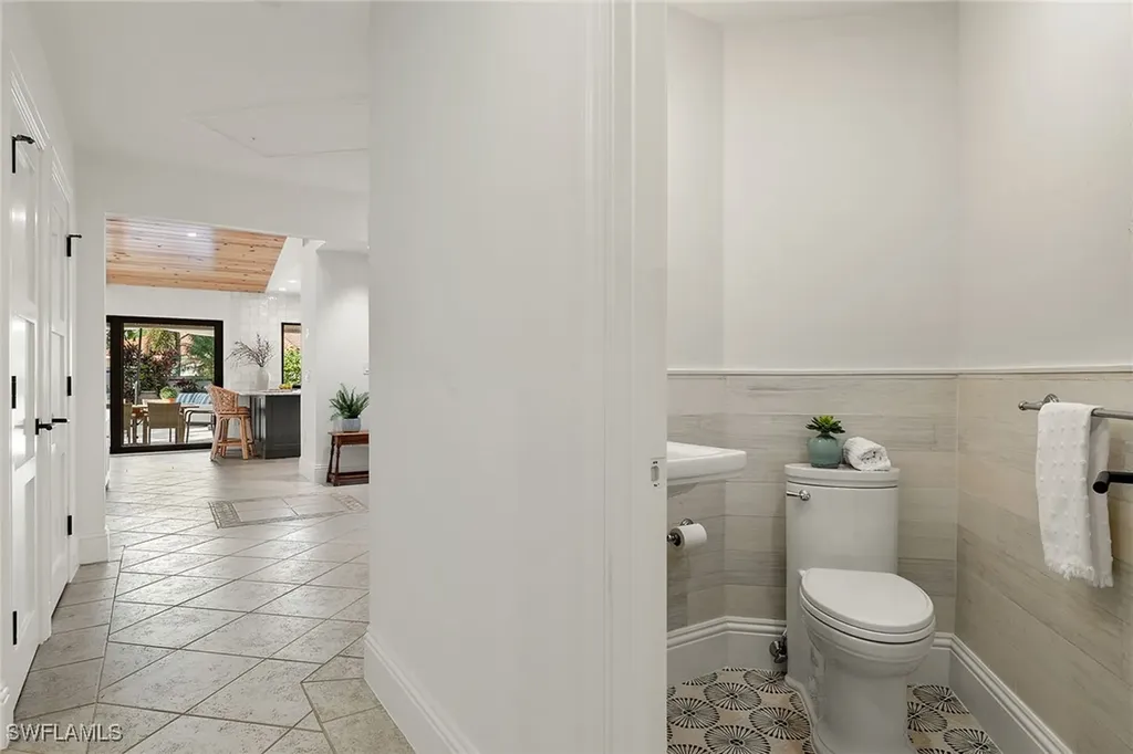 5893 Via Lugano Naples FL 34108