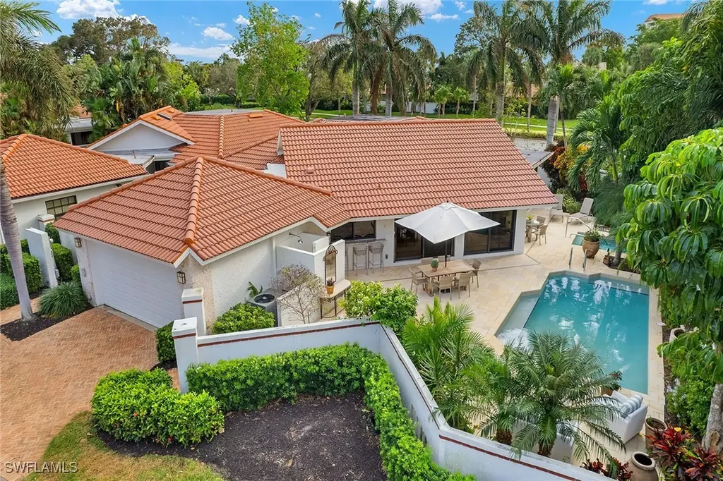5893 Via Lugano Naples FL 34108