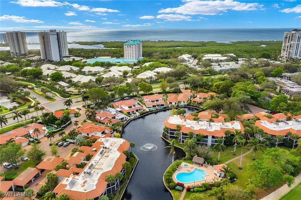 5893 Via Lugano Naples FL 34108