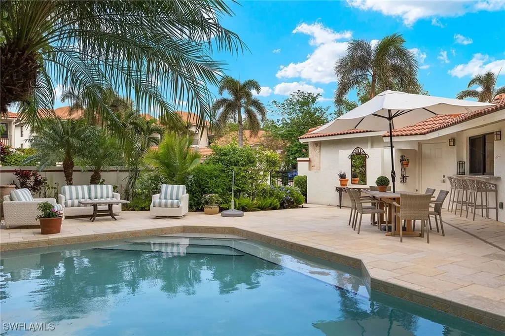 5893 Via Lugano Naples FL 34108