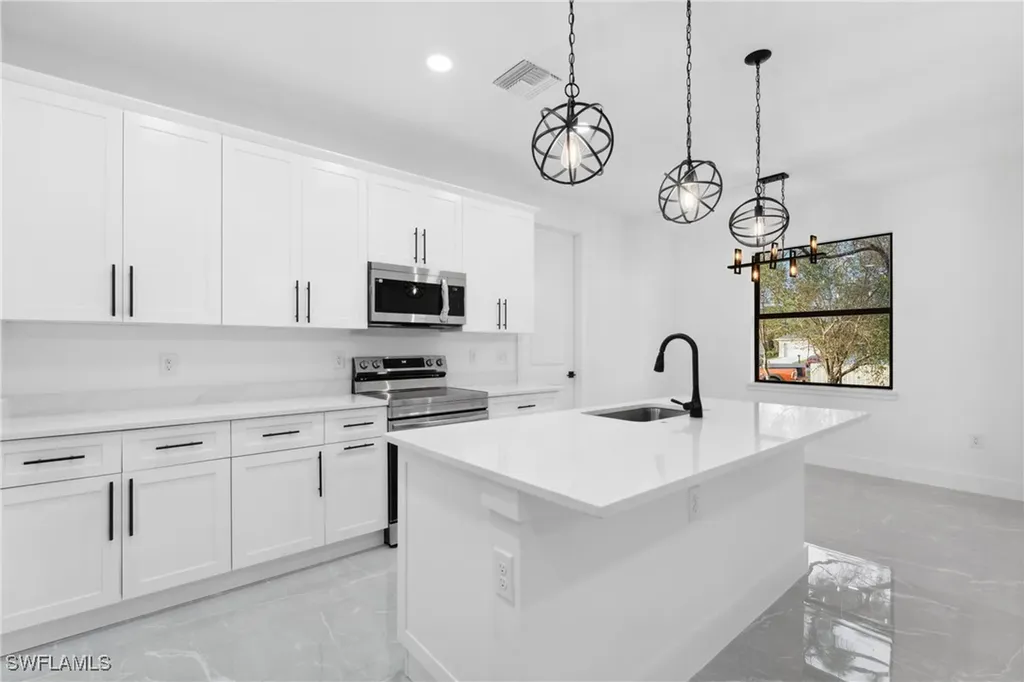 3318 9th Street SW Lehigh Acres FL 33976