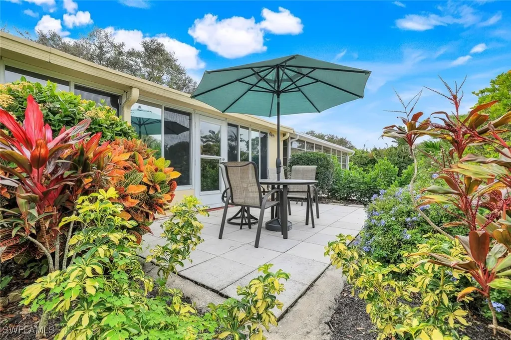 35 Glades Boulevard Naples FL 34112